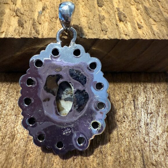 White Buffalo Dahlia Turquoise Gemstone Navajo Pendant - Picture 4 of 9